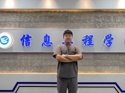 张启凡